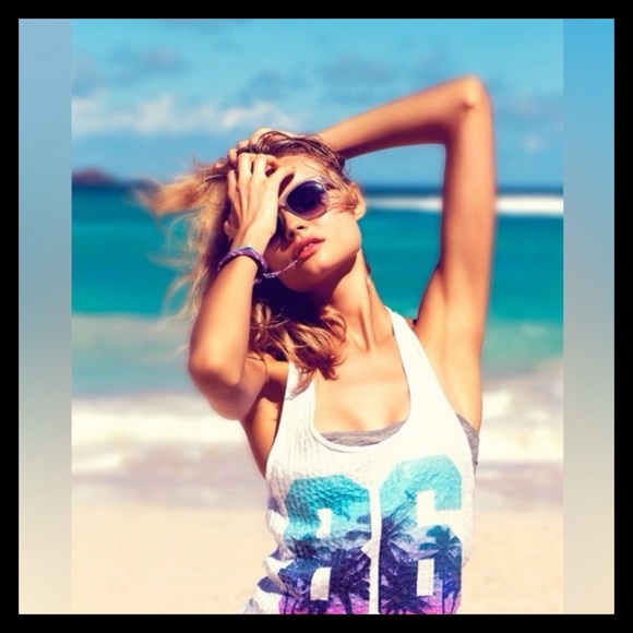 💕ⓅⒾⓃⓀ ⓋⓈ Sequin 86 LOVE PINK Tank Top✨NWT💕 - Picture 1 of 8